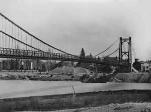 Histoire - Le pont suspendu